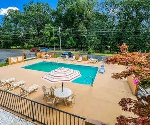 Photo 2 - Quality Inn & Suites Corinth West