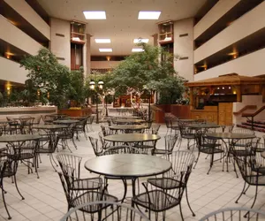 Photo 4 - Ramada by Wyndham Viscount Suites Tucson East
