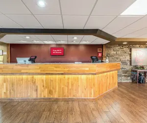 Photo 4 - Red Roof Inn & Suites Pigeon Forge - Parkway