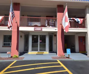 Photo 4 - Knights Inn Oswego