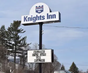 Photo 2 - Knights Inn Oswego