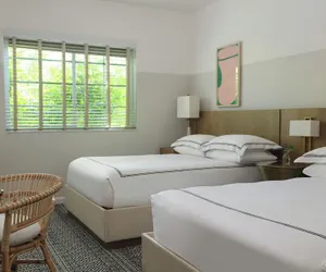 Photo 5 - Kimpton Surfcomber Hotel by IHG