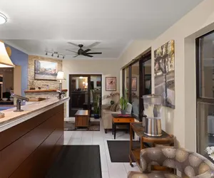 Photo 3 - Days Inn by Wyndham Prescott