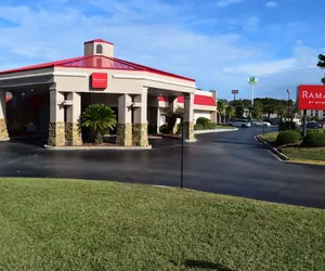 Photo 2 - Ramada by Wyndham Savannah Gateway