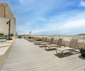 Photo 2 - Best Western On The Beach