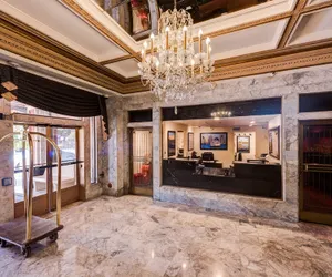 Photo 2 - Gaslamp Plaza Suites