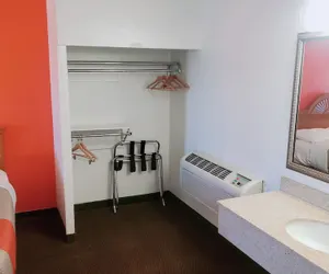 Photo 5 - Motel 6 Canon City, CO