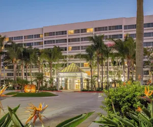 Photo 2 - DoubleTree by Hilton LAX - El Segundo