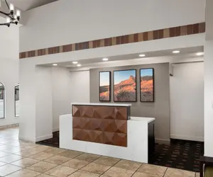 Photo 4 - Best Western Discovery Inn