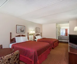 Photo 3 - Days Inn by Wyndham Hurricane Mills