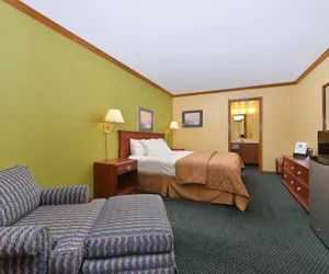 Photo 5 - Americas Best Value Inn Maumee Toledo