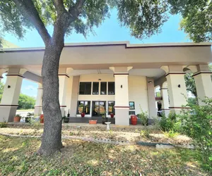 Photo 2 - Days Inn by Wyndham San Marcos