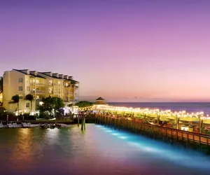 Photo 2 - Ocean Key Resort - A Noble House Resort