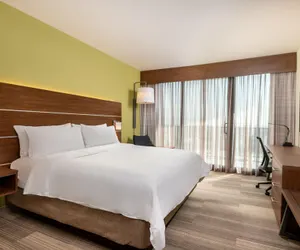 Photo 4 - Holiday Inn Express And Suites Santa Ana - Orange County, an IHG Hotel