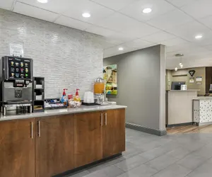 Photo 4 - Best Western Plus Indianapolis NW Hotel