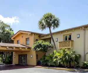 Photo 2 - Red Roof Inn Tampa Bay - St Petersburg