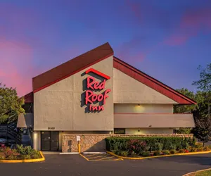 Photo 2 - Red Roof Inn Milwaukee – Airport/Oak Creek
