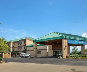 Photo 2 - Clarion Pointe Louisville East