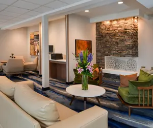 Photo 2 - Fairfield Inn & Suites by Marriott Arlington Six Flags