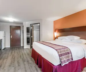Photo 4 - Days Inn & Suites by Wyndham Rocky Mount Golden East