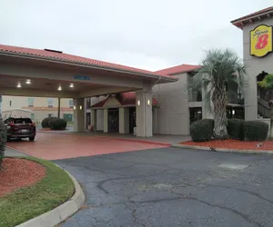 Photo 2 - Super 8 by Wyndham Savannah
