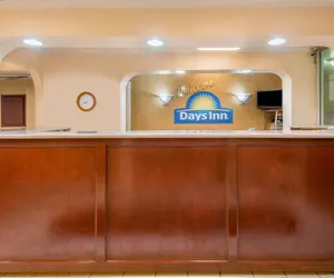 Photo 3 - Days Inn by Wyndham Shorter