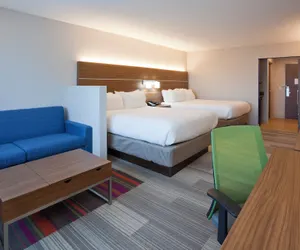 Photo 3 - Holiday Inn Express & Suites Minneapolis – West End by IHG