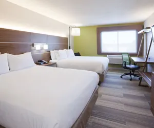 Photo 4 - Holiday Inn Express & Suites Minneapolis – West End by IHG