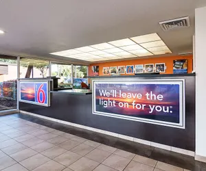 Photo 2 - Motel 6 Tampa, FL - Fairgrounds