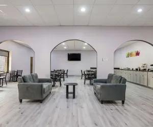 Photo 4 - Quality Inn Grayville