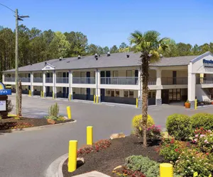 Photo 2 - Days Inn by Wyndham Acworth