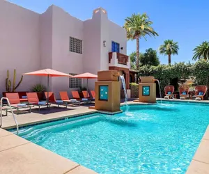 Photo 2 - Lodge on the Desert