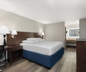 Photo 5 - Days Inn by Wyndham Orlando Conv. Center/International Dr