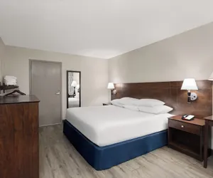 Photo 4 - Days Inn by Wyndham Orlando Conv. Center/International Dr