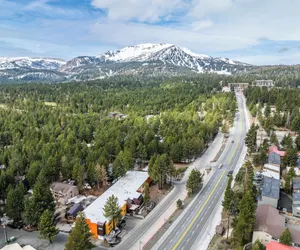 Photo 2 - Quality Inn Near Mammoth Mountain Ski Resort