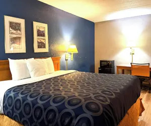 Photo 5 - Townhouse Garden Inn & Suites San Antonio I 35