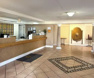 Photo 4 - Townhouse Garden Inn & Suites San Antonio I 35