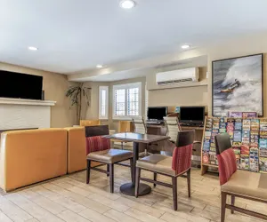 Photo 5 - Comfort Inn Santa Cruz North