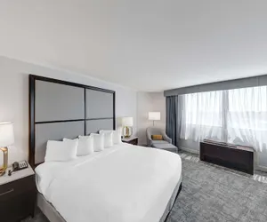 Photo 2 - Hilton Chicago/Oak Lawn