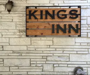 Photo 2 - Kings Inn