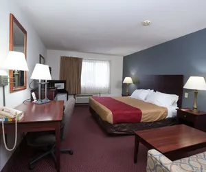 Photo 5 - Travelodge by Wyndham Merrill
