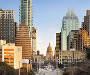 Photo 2 - Embassy Suites by Hilton Austin Downtown South Congress