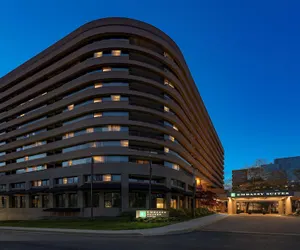 Photo 2 - Embassy Suites by Hilton Bethesda Washington DC