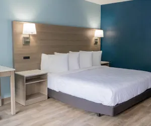 Photo 4 - SureStay by Best Western Jacksonville Airport