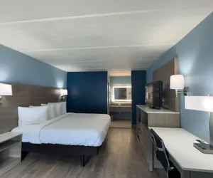 Photo 3 - SureStay by Best Western Jacksonville Airport