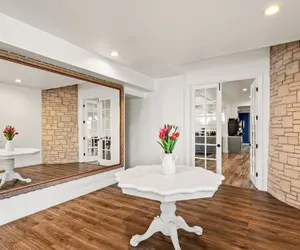 Photo 5 - HomeTowne Studios by Red Roof Yuba City Bonanza – Marysville