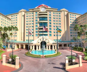 Photo 2 - Florida Hotel & Conference Center in the Florida Mall