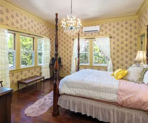 Photo 5 - Manoa Valley Inn