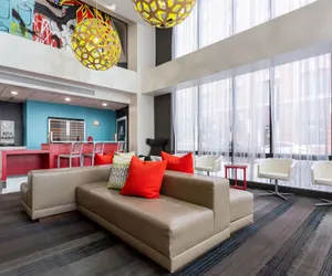 Photo 3 - Comfort Inn & Suites Baltimore Inner Harbor