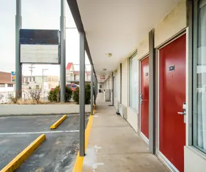 Photo 3 - OYO Hotel Hutchinson KS West 4th Ave